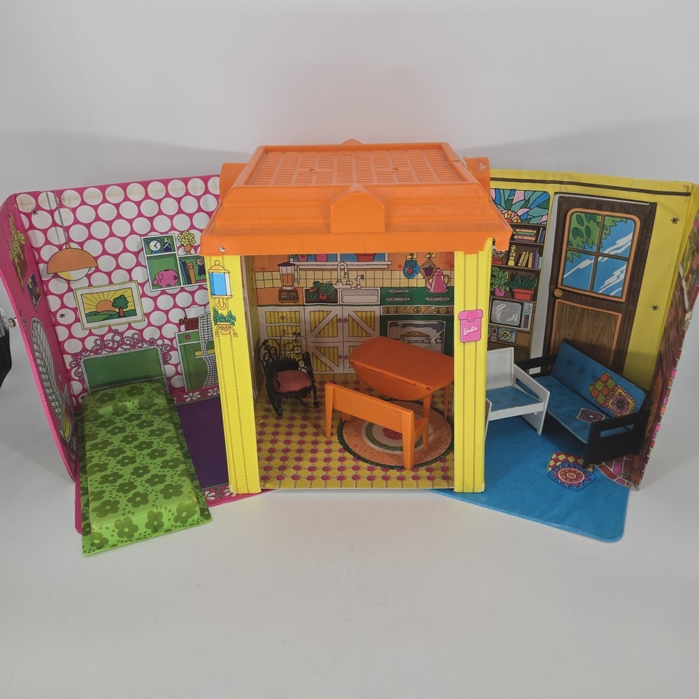 Vintage 1973 Mattel Barbie Country Living Home Fold Out Dollhouse Furniture 8662